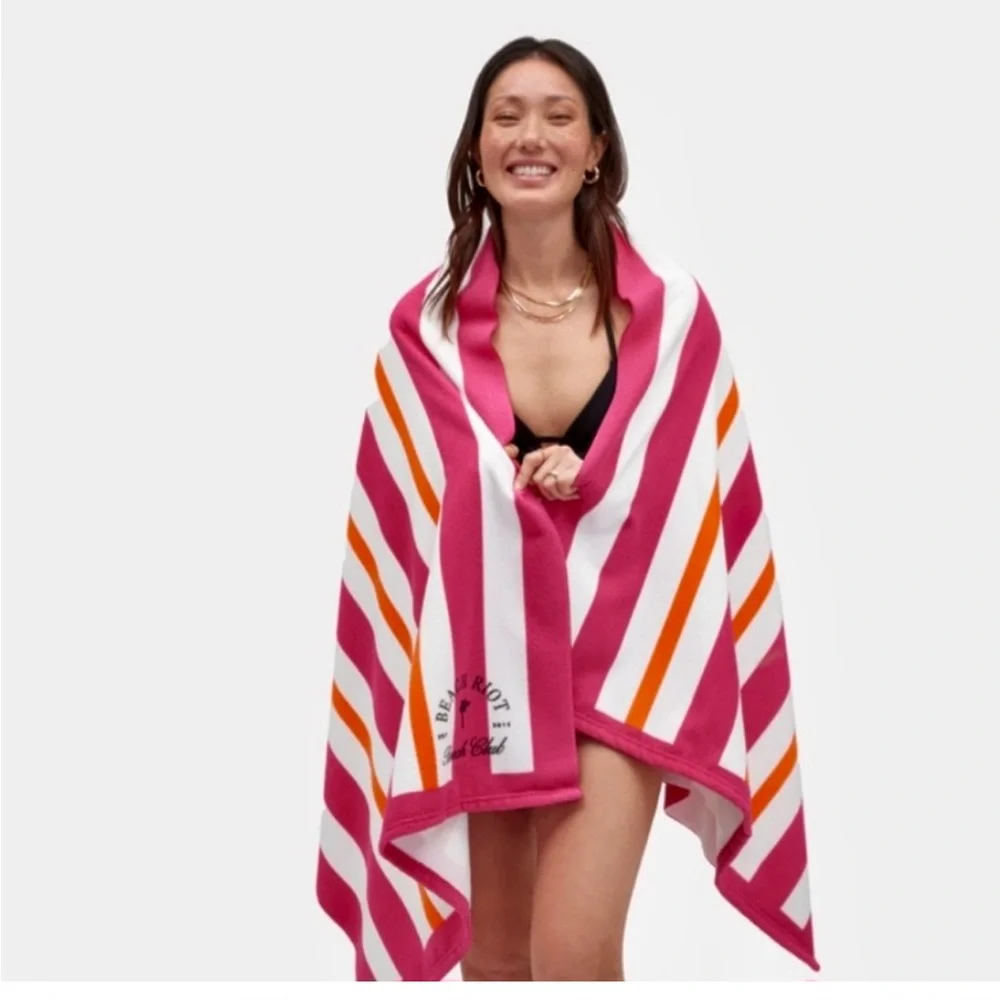 NWT BEACH RIOT Beach Club Towel Pink White Orange Stripes Pool Beach Summer